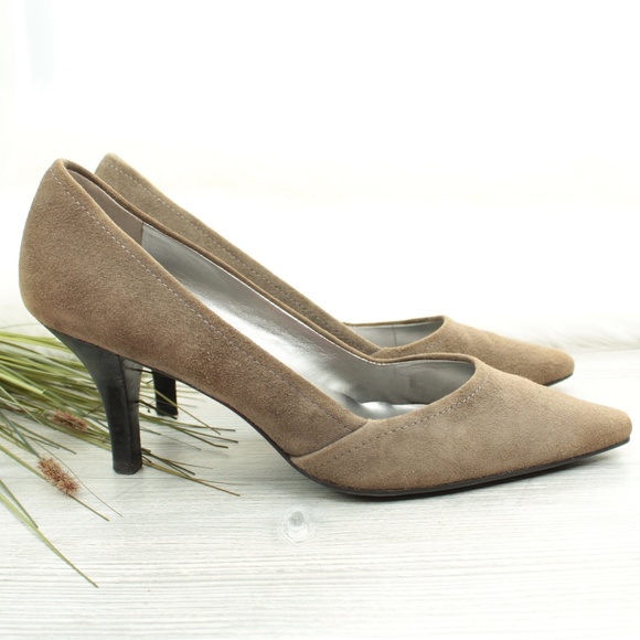 olive green pump heels